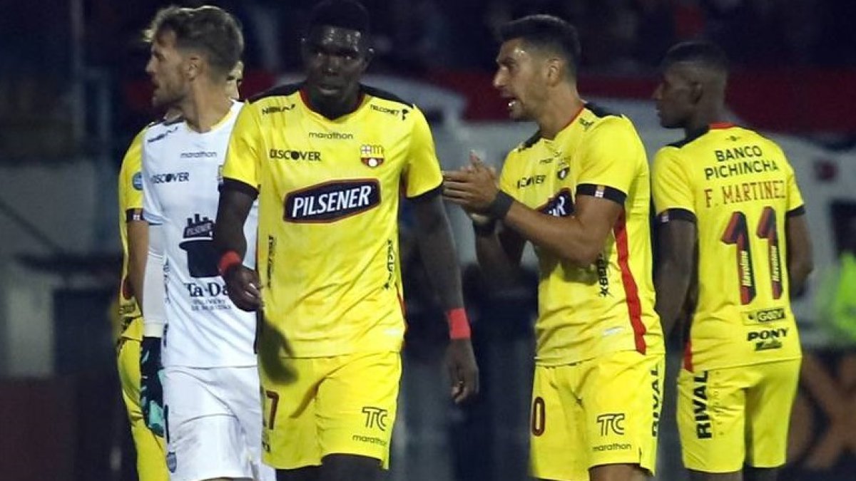 Michael Carcelén fue expulsado en el duelo ante el Deportivo Cuenca, a los 40 minutos.