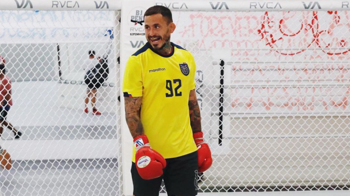 Chito Vera lleva el número 92 que hace referencia al año en que nació