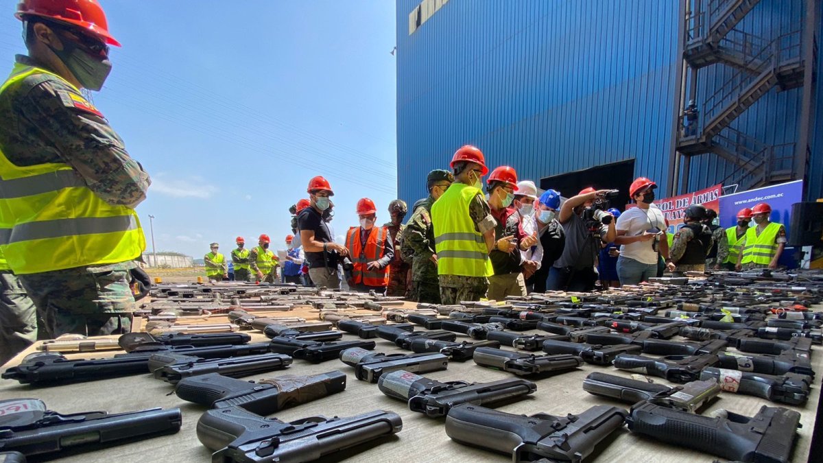 Destrucción. Los pertrechos decomisados en operativos son destruidos en abril y noviembre de cada año.