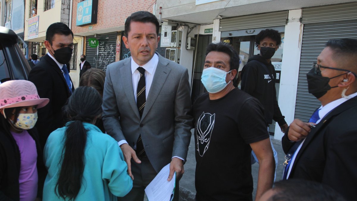 El 12 de septiembre de 2022, el ministro de Gobierno, Francisco Jiménez presentó las preguntas a la Corte Constitucional para su análisis de constitucionalidad.