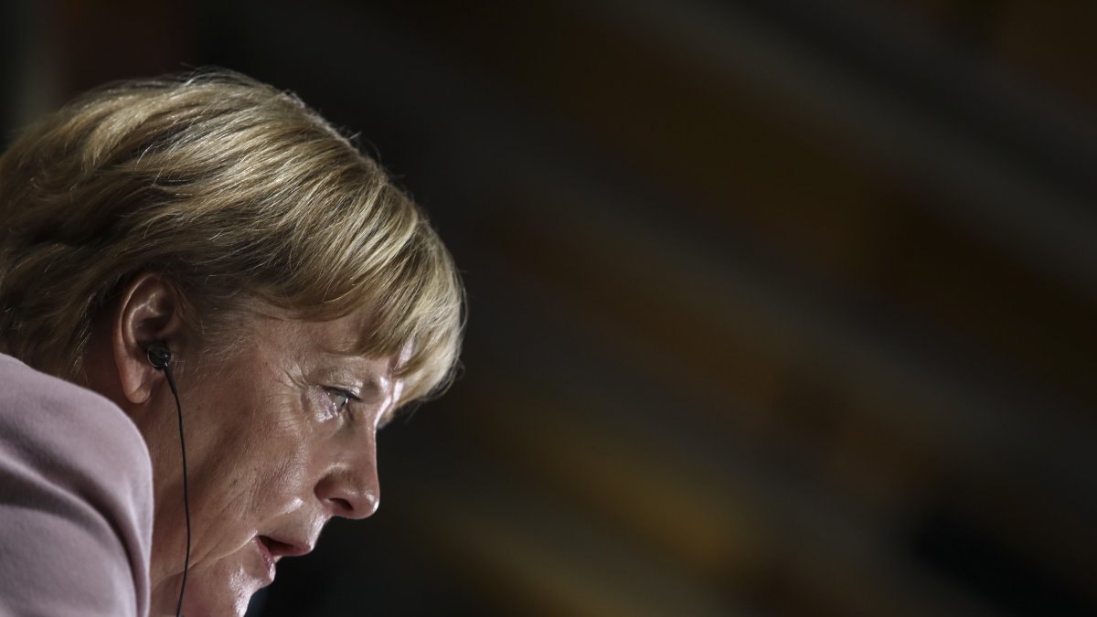 La excanciller alemana, Angela Merkel, asiste a una rueda de prensa para anunciar el ganador del Premio Gulbenkian de Humanidades en la Fundación Calouste Gulbenkian de Lisboa, este 13 de octubre.