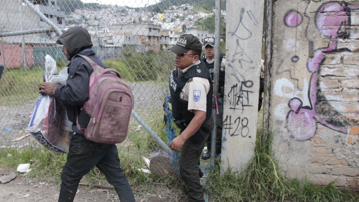 Quito. La Policía realiza en las últimas horas operativos para evitar nuevos delitos en las laderas de la quebrada