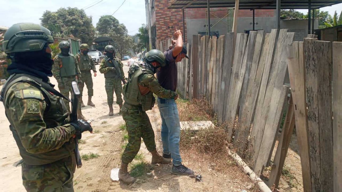 Durante el estado de excepción, las Fuerzas Armadas realizaron operativo en conjunto con la Policía Nacional.
