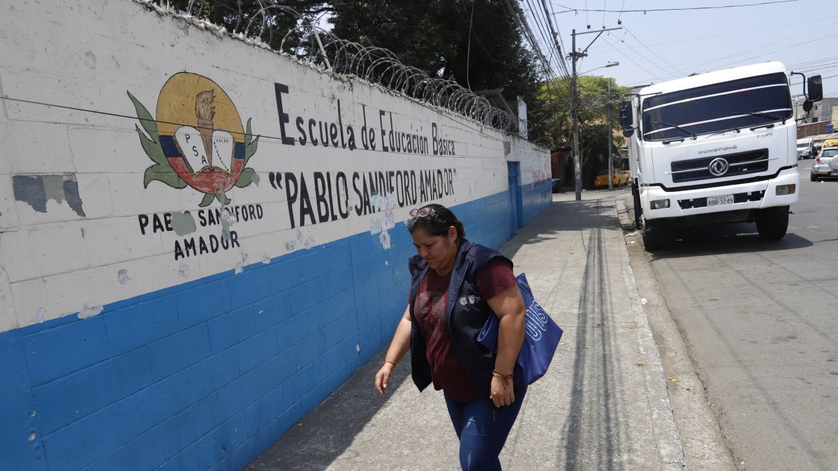 Las clases quedan suspendidas en algunos cantones de Guayas y Esmeraldas por el estado de excepción