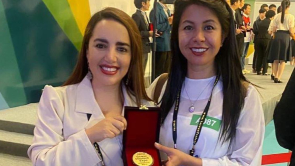 María Gabriela Punín y María José Valarezo.