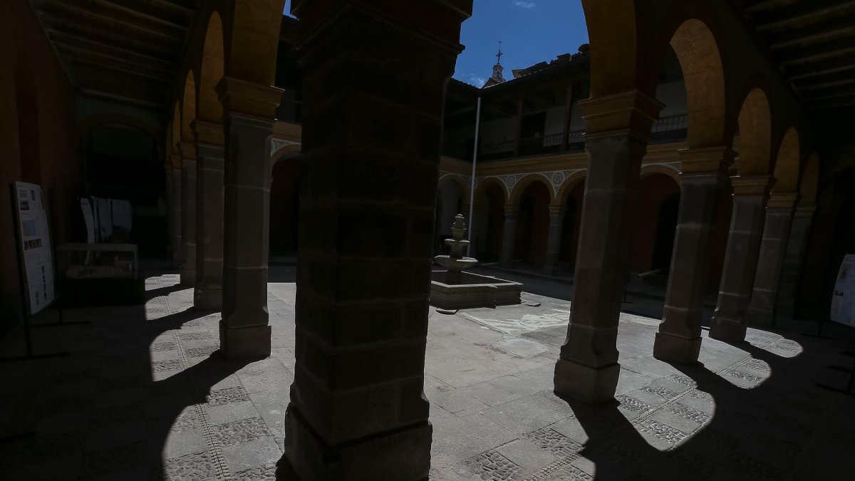 Fotografía de la casa de estilo neoclásico construida en 1870, que perteneció al expresidente de Ecuador Gabriel García Moreno.