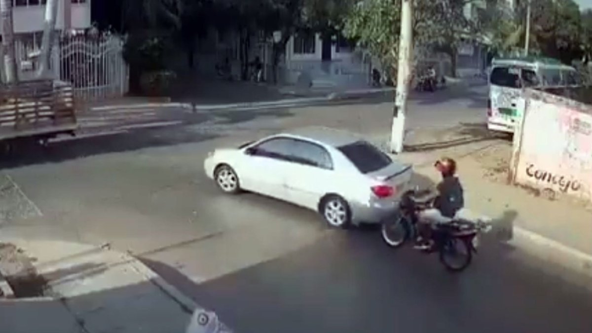 Foto referencial. Otra modalidad que es común en Quito es chocar por detrás un auto para sacar dinero.