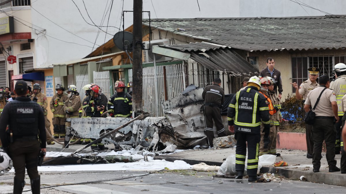 La avioneta cayó en una esquina de un parque de la cuarta etapa de La Alborada.