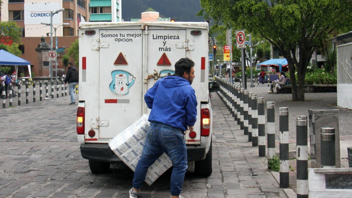 Común. Los conductores alegan que lo hacen por falta de espacios.