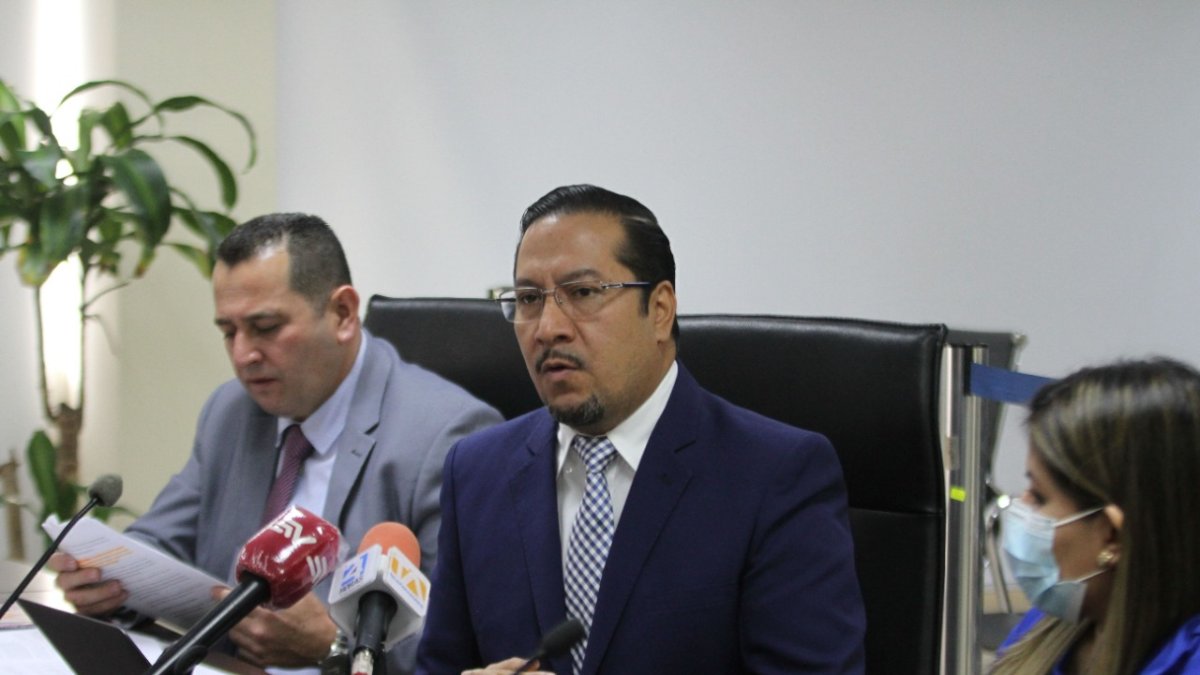 Presidente. Hernán Ulloa dirige el CPCCS. Las críticas en su contra son por cuidar los intereses del Ejecutivo.