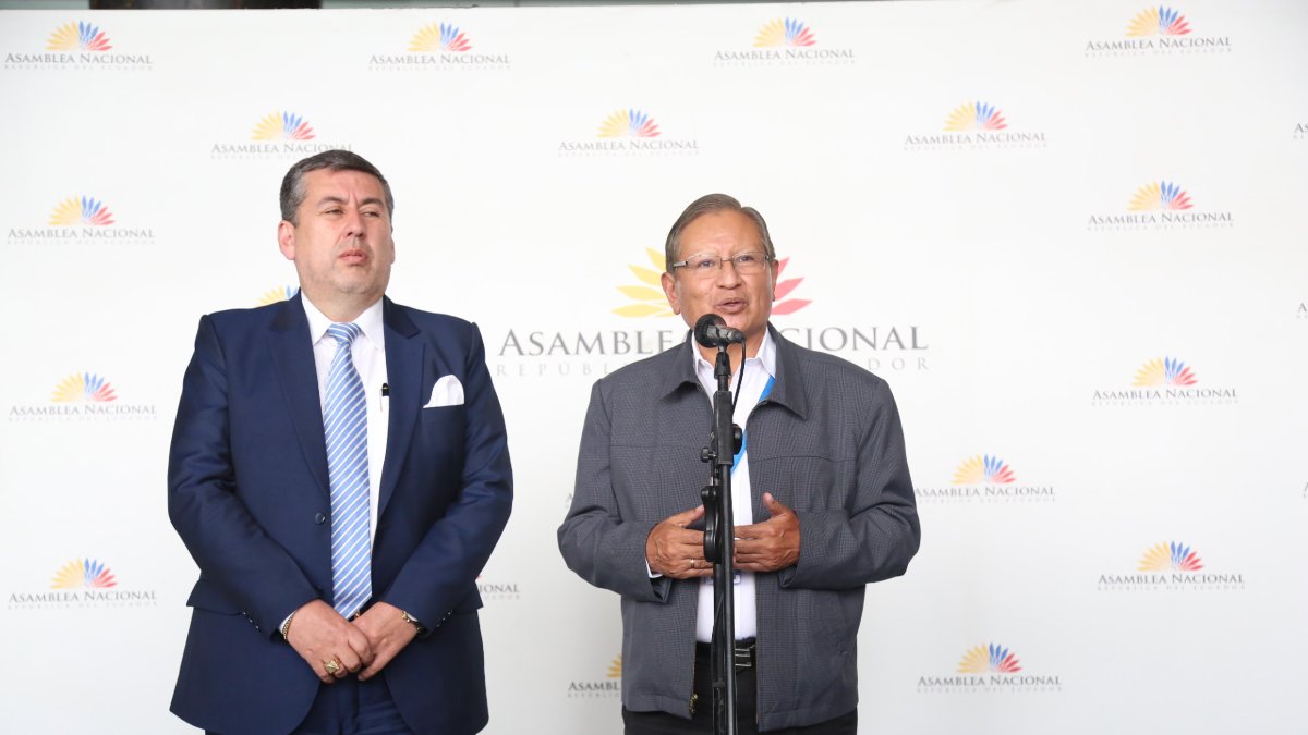 El asambleísta Mariano Curicama ofreció una rueda de prensa la mañana de este jueves 20 de octubre.