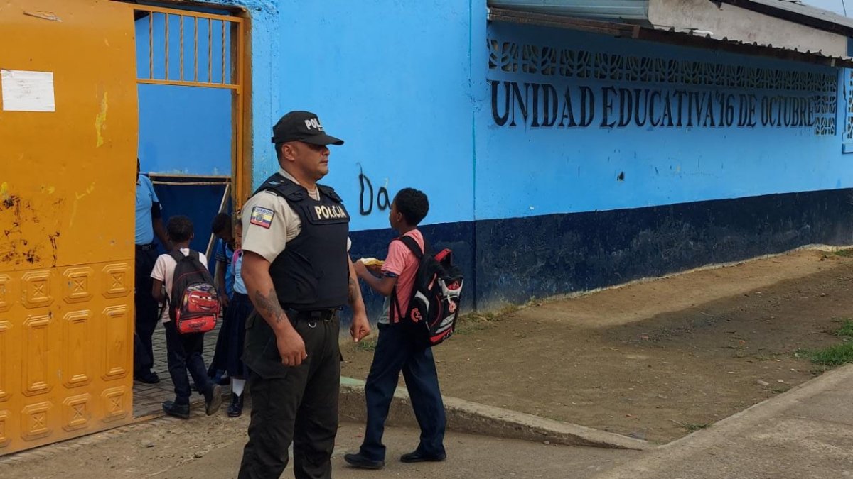 Foto de escuela en Esmeraldas.