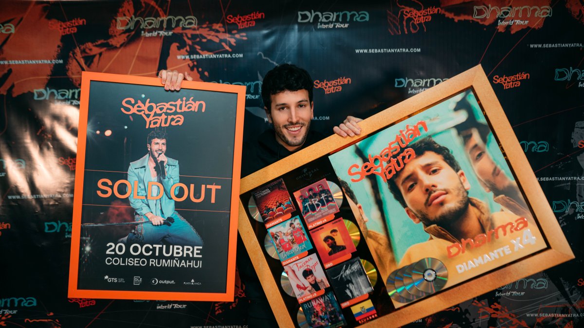 Sebastián Yatra en los camerinos del coliseo Rumiñahui.