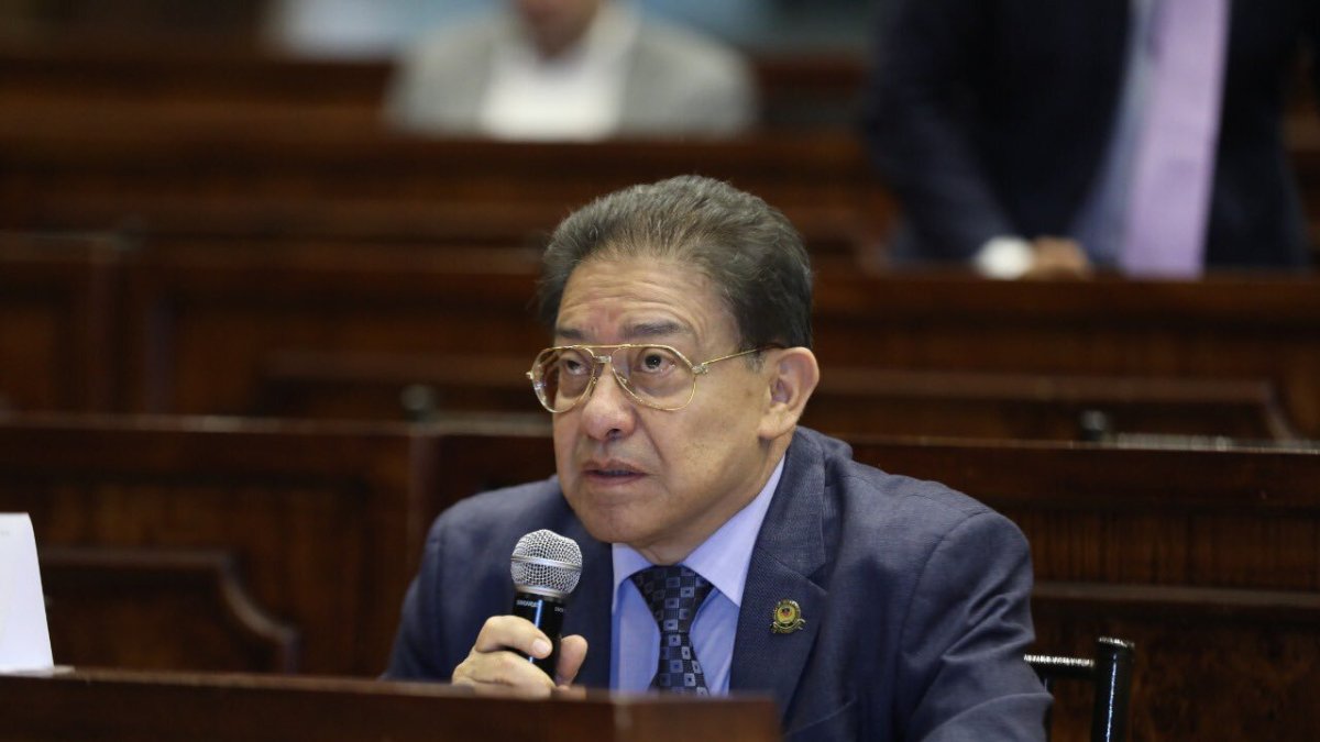 El exlegislador, Fausto Lupera, indicó que la consejera de Participación, Ibeth Estupiñán, tuvo una reunión con una de las aspirantes a superintendente de Ordenamiento Terrirorial. Señaló que se utilizó un audio para presionarla