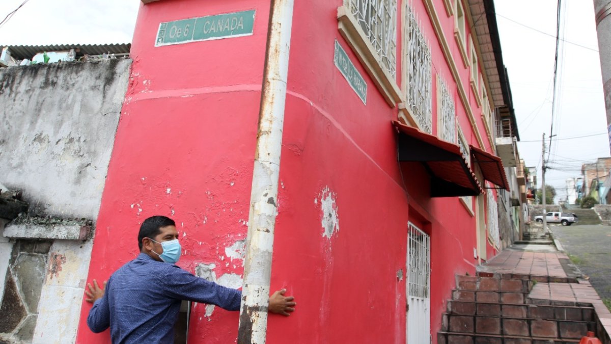 Ícono. Esta casa, en la Canadá y La Habana, puede ser abrazada. Es una muestra de cómo sacar ventaja al pequeño espacio de tierra.