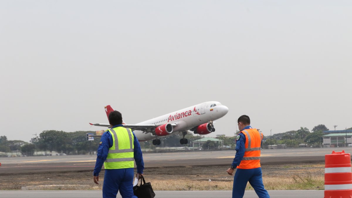 Referencial. Hay tensión en los alrededores de la terminal aérea.  