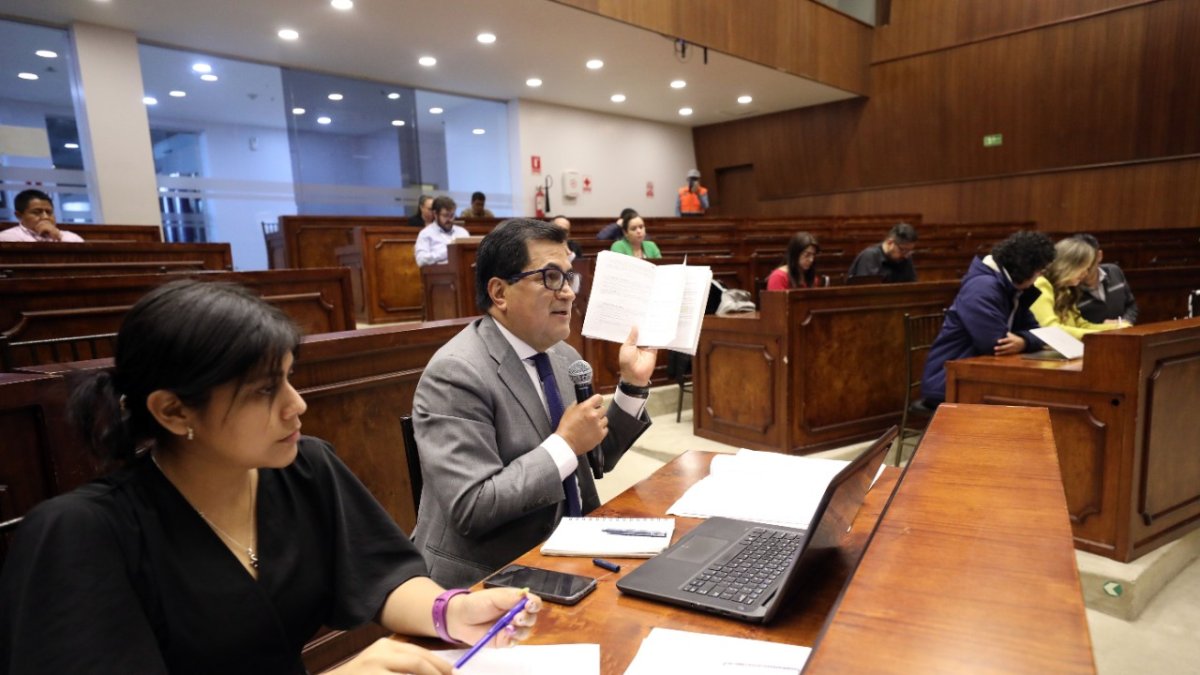 Elementos. La certificación de los vehículos y conductores asignados a Guadalupe Llori será una de las pruebas.