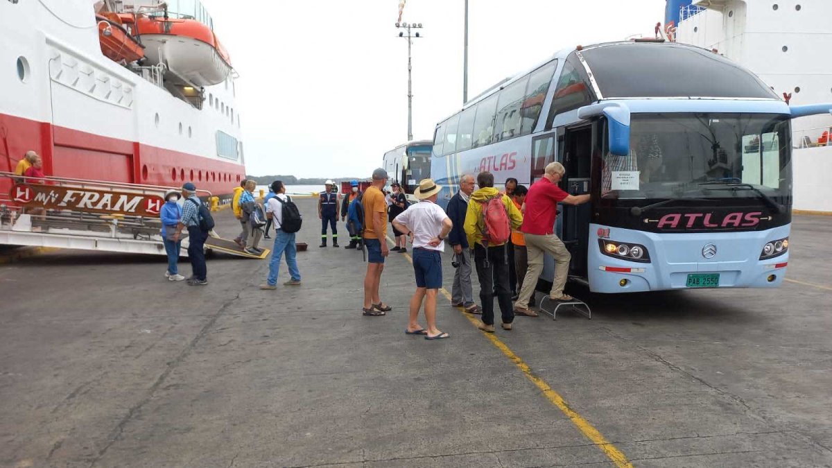 Puerto. Turistas que llegaron en cruceros al país.