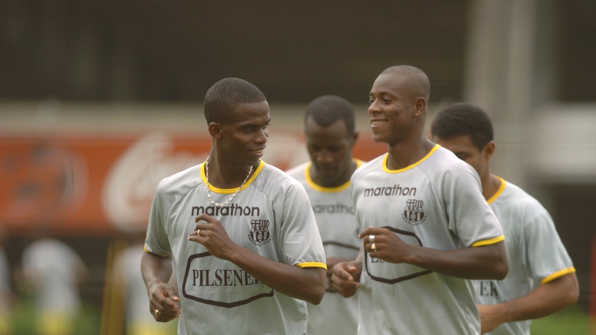 Fricson George (i) jugó de titular la vuelta de la final contra Vasco da Gama en 1998.
