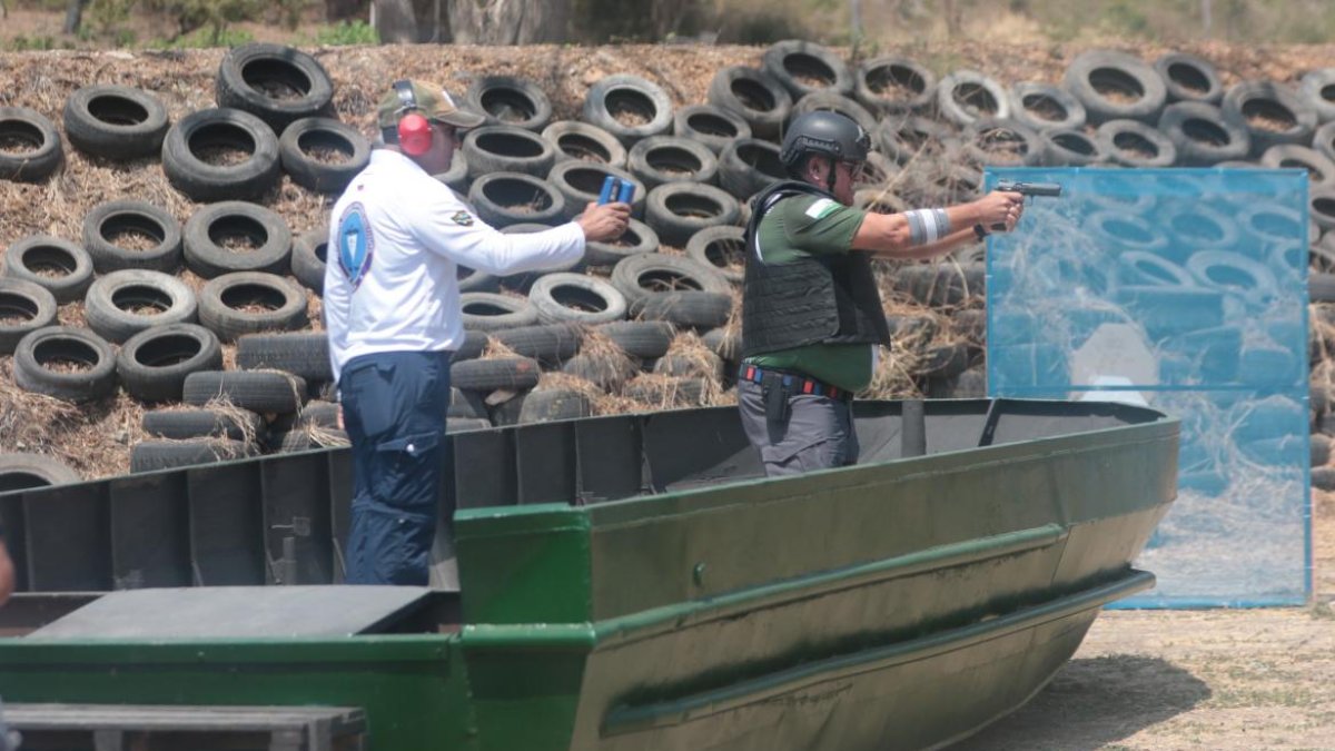 La pista número 5, en una lancha de la Marina, se llevó las miradas.
