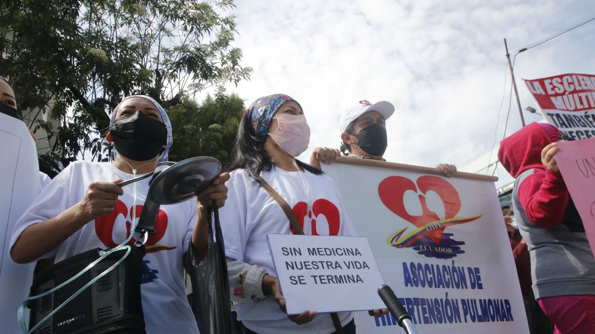 PLANTÓN POR LA FALTA DE MEDICAMENTOS PARA LAS PACIENTES CON ENFERMEDADES RARAS EN DICIEMBRE DEL 2021.