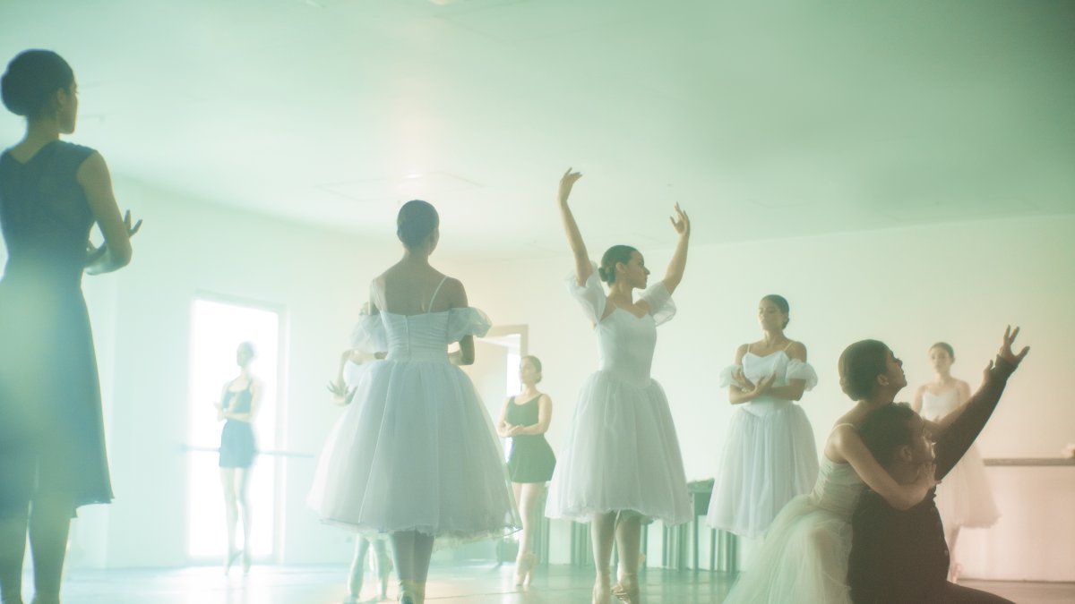 La atmósfera visual, que tienen las fotografías responden a un proceso de investigación y experimentación de años.