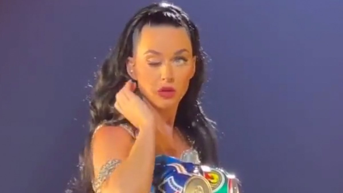 Katy Perry pierde el control de uno de sus parpados en un concierto
