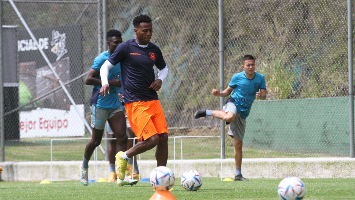 El delantero Michael Estrada está concentrado en la Casa de la Selección, cumpliendo el último microciclo previo al Mundial de Qatar. Él es uno de los fijos en la nómina.