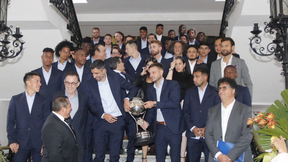 Los integrantes del campeón de la Copa Sudamericana 2022 se reunieron con Guillermo Lasso en el salón de banquetes