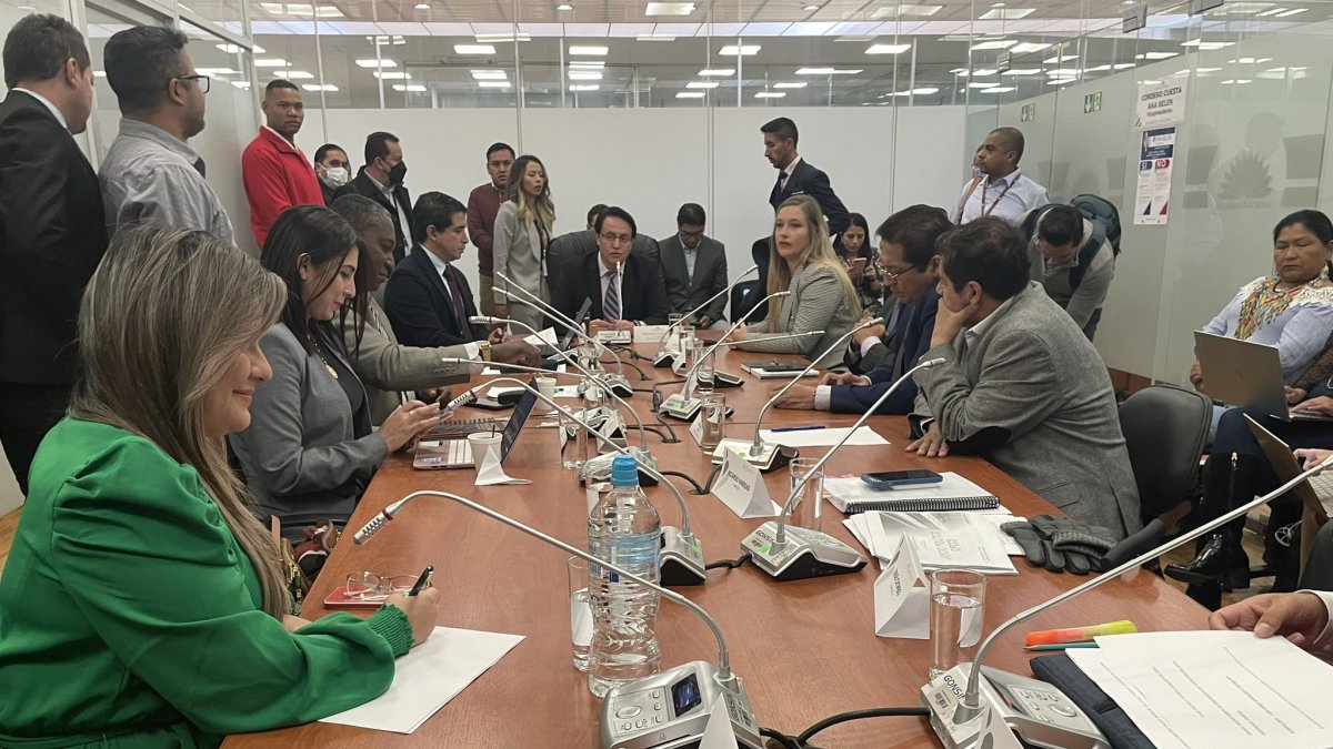 Proceso. Comisión de Fiscalización reunida en el cuarto día de comparecencias por el juicio político a los vocales del CPCCS.