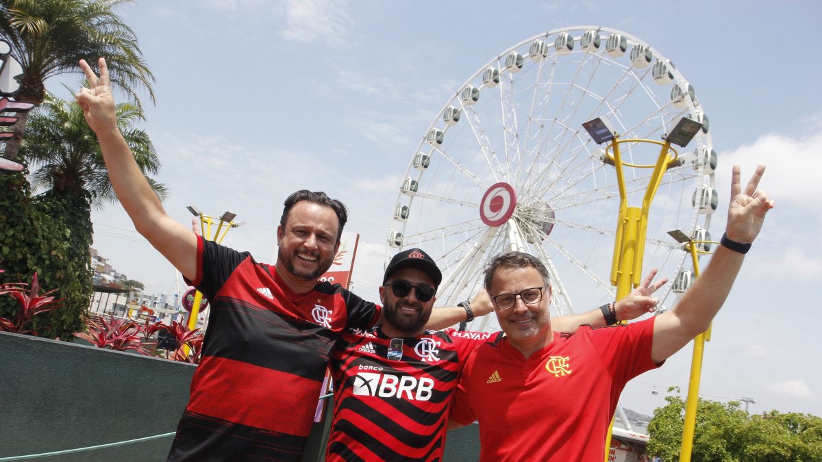 Ricardo de Souza, Fernando Lauritzen y Ricardo Ganz se fotografiaron con La Perla a sus espaldas.