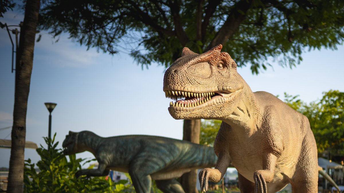 Parte de los dinosaurios que se exhiben en el Malecón.