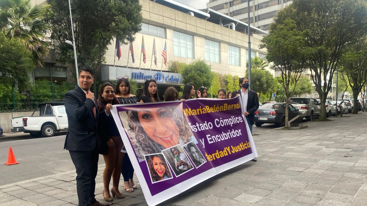 A la madre de la víctima, Elizabeth Otavalo, le inquieta la posibilidad de que la cadete pueda defenderse en libertad