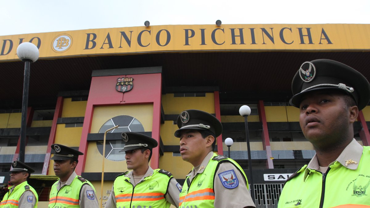El control policial será estricto en el estadio Monumental.
