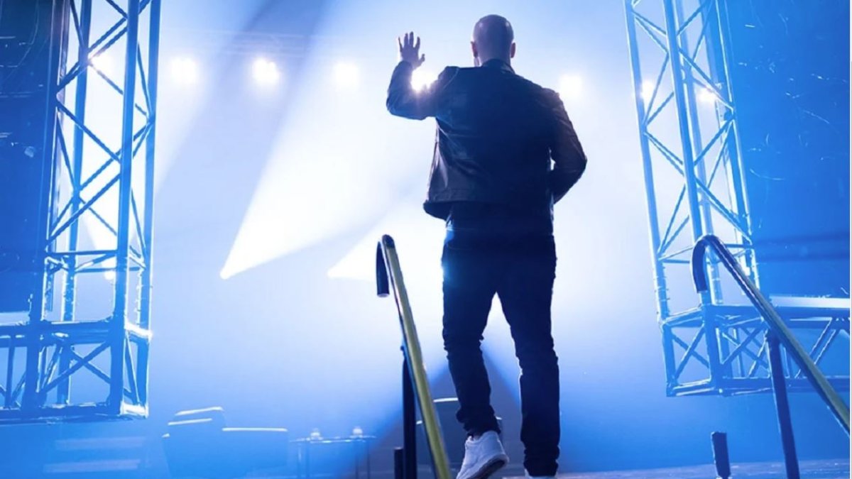 En seis capítulos, cada uno con su punto de vista, se relata el inicio de esta importante start up de la música.