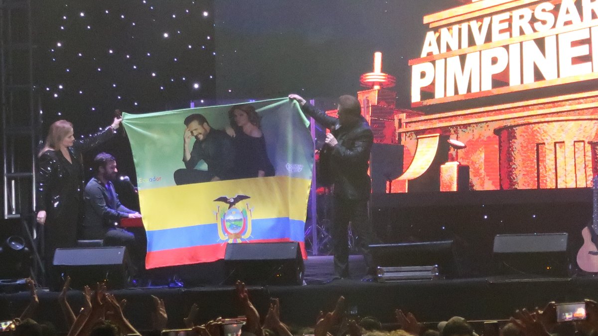 Los argentinos recibieron regalos durante el espectáculo.