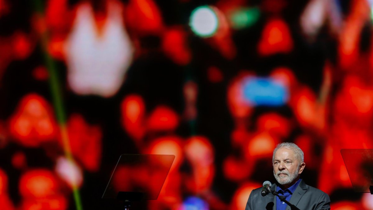 Fotografía de archivo en la que se registró al exmandatario brasileño y candidato a la reelección, Luiz Inácio Lula da Silva.