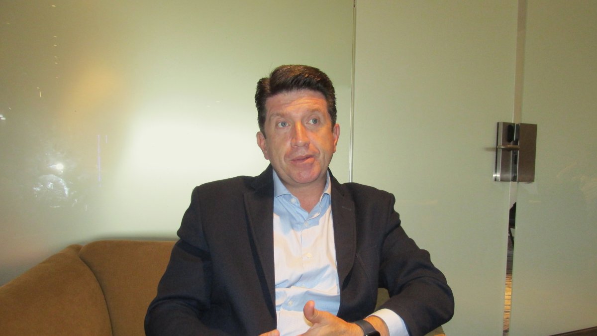 Alternativa: Colombia aplicó un impuesto para obtener dinero y poder dotar a los uniformados de su país con inteligencia, armamento y más para enfrentar la lucha desigual contra el narcotráfico.