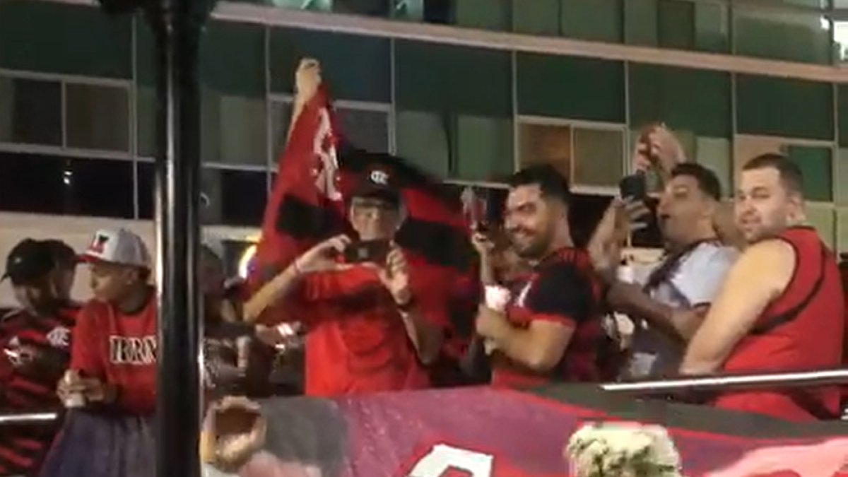 Las Peñas. Los casados gozaron de la improvisada fiesta con los brasileños.