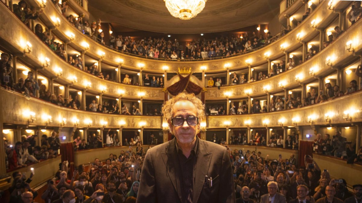 Tim Burton es director y productor ejecutivo de 