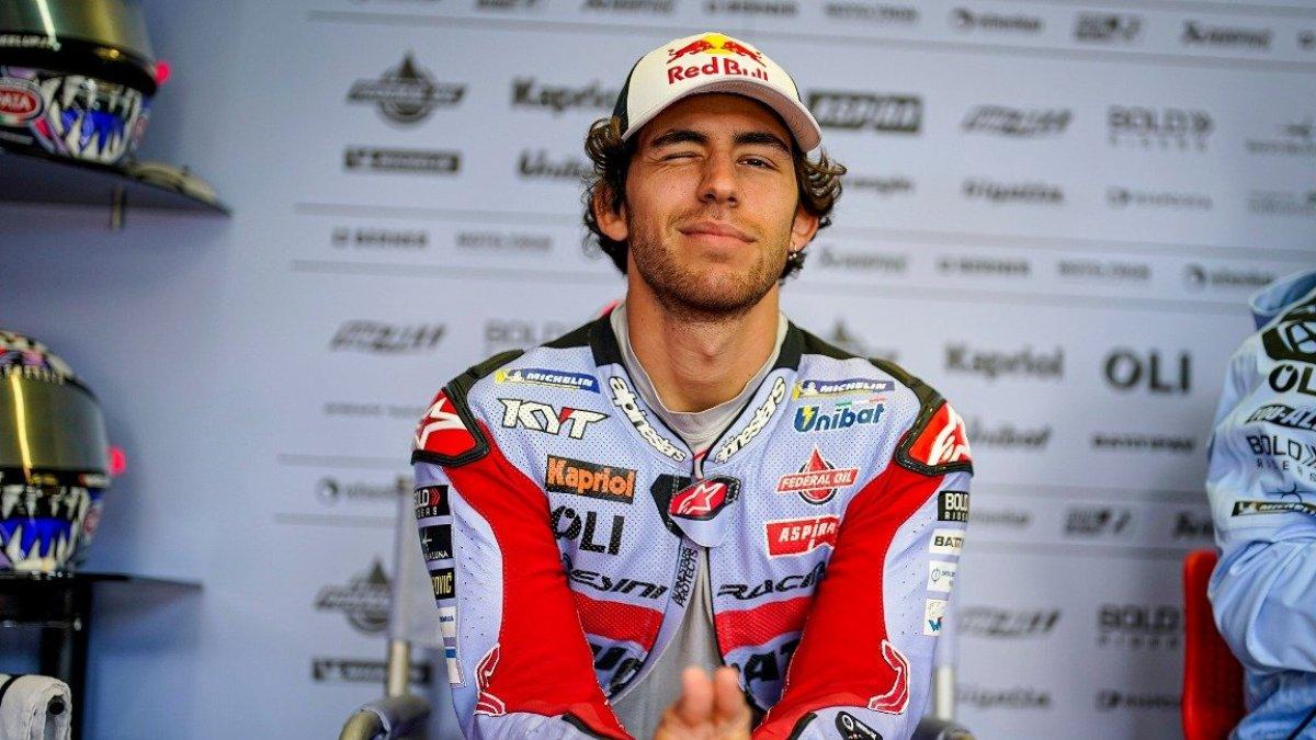 Enea Bastianini, piloto italiano, aspira el tercer lugar en el Mundial de MotoGP.