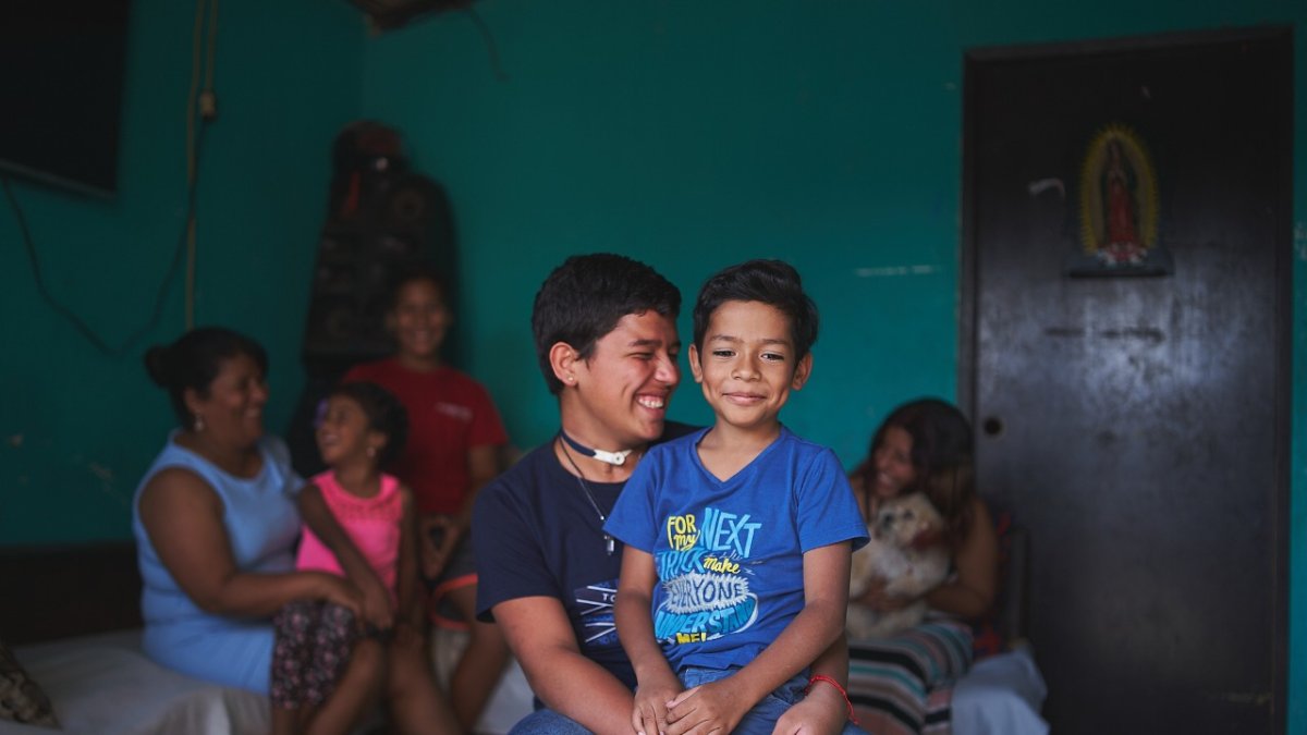 Testimonio. Kevin Damián, de 15 años, es uno de los menores que reciben el nuevo tratamiento.