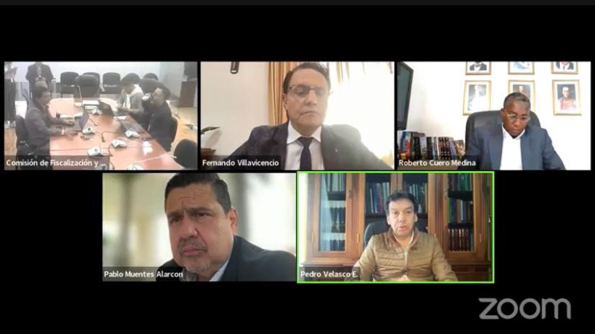 La sesión de la Comisión de Fiscalización tuvo este 1 de noviembre de 2022 un formato presencial y virtual.