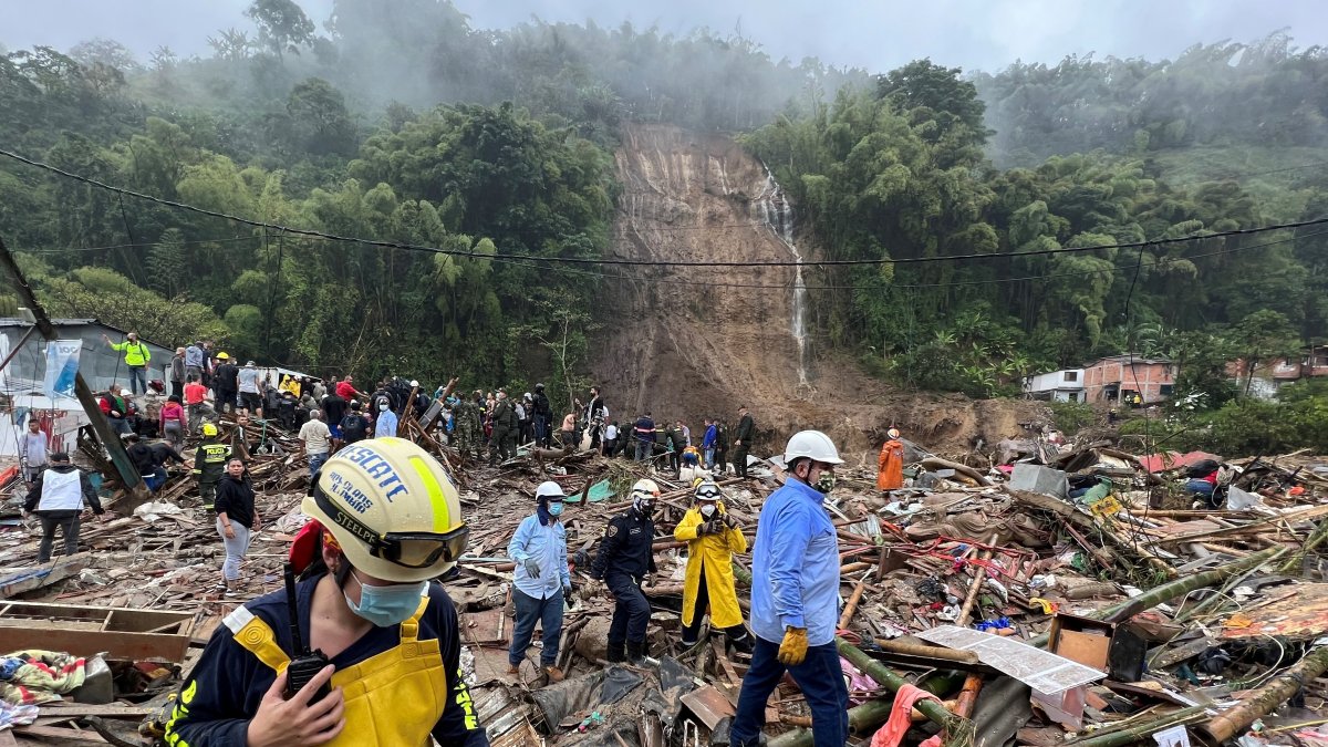 Imagen de archivo de una zona afectada por un deslizamiento de tierra causado por las fuertes lluvias en Colombia. EFE/  