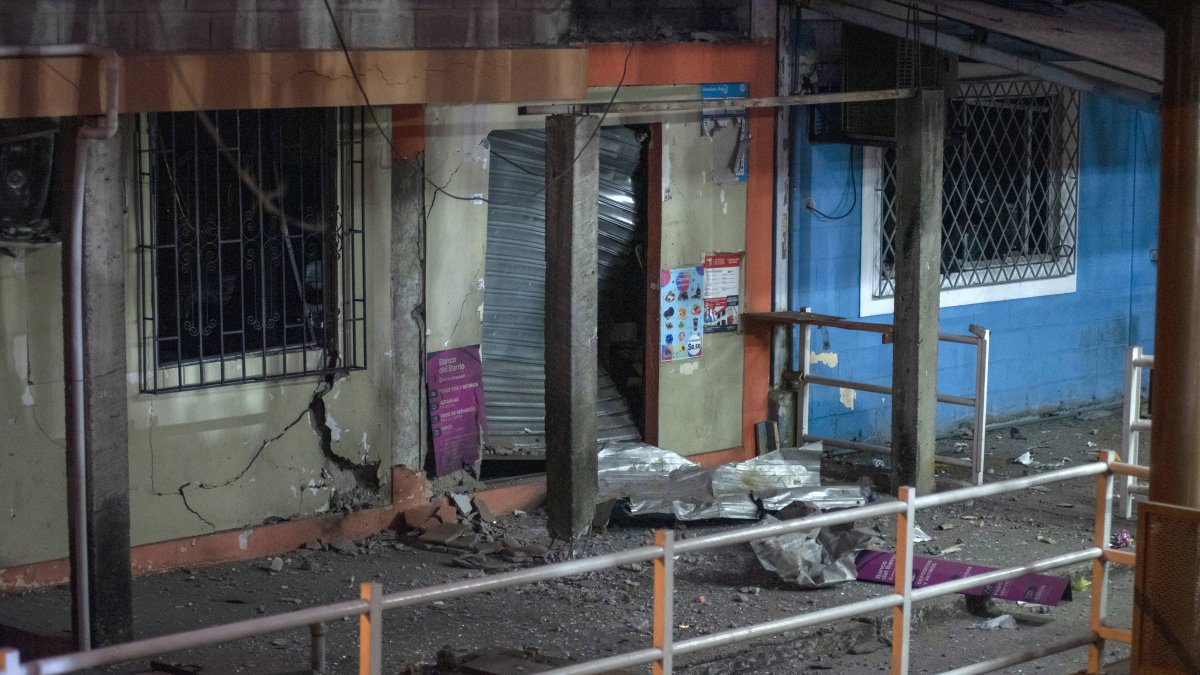 Una bomba en las inmediaciones de la Alcaldía de Durán causaron destrozos tras una oleada de violencia