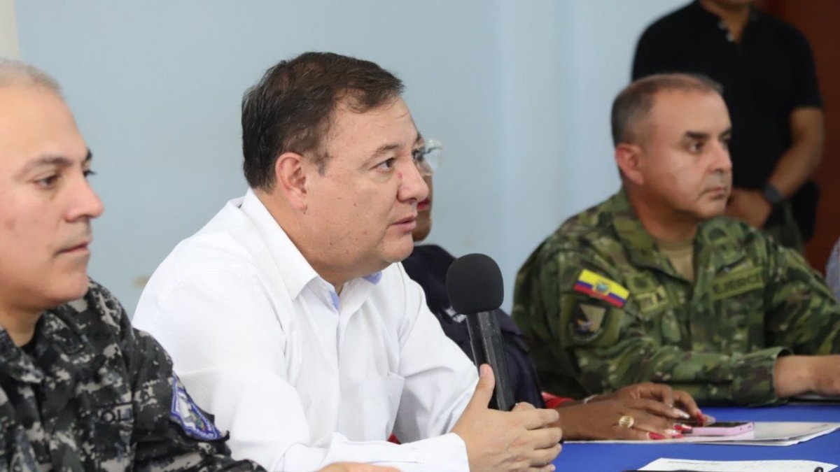 El ministro del Interior, Juan Zapata, durante rueda de prensa.