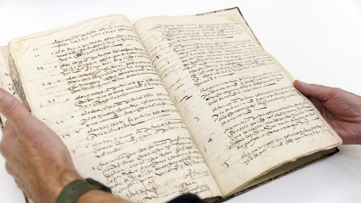 Fotografía cedida por la Biblioteca del Congreso de Estados Unidos donde se muestra una de las páginas del recién adquirido códice de San Salvador Huejotzingo.