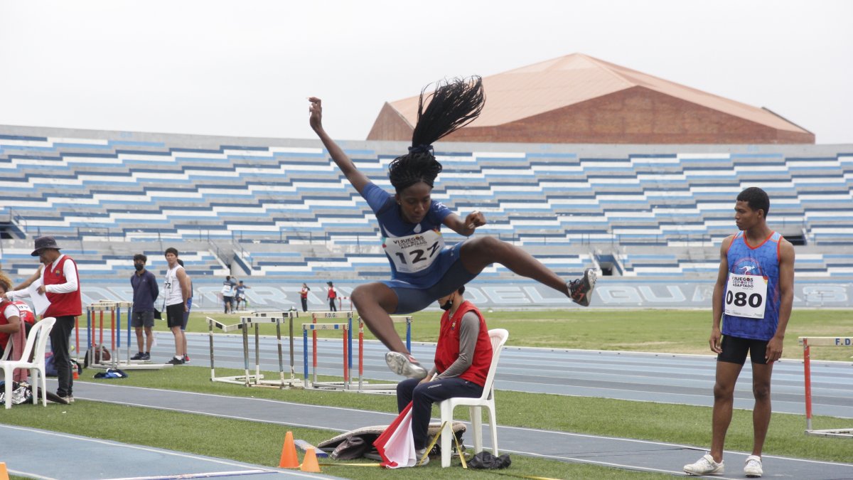 La medallista de bronce paralímpica en Tokio sigue en racha, ahora lideró los Juegos Nacionales Adaptados en los 100 y 200 metros planos y la prueba estrella de salto largo.