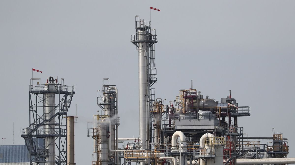 Fábrica de gas. Foto referencial.