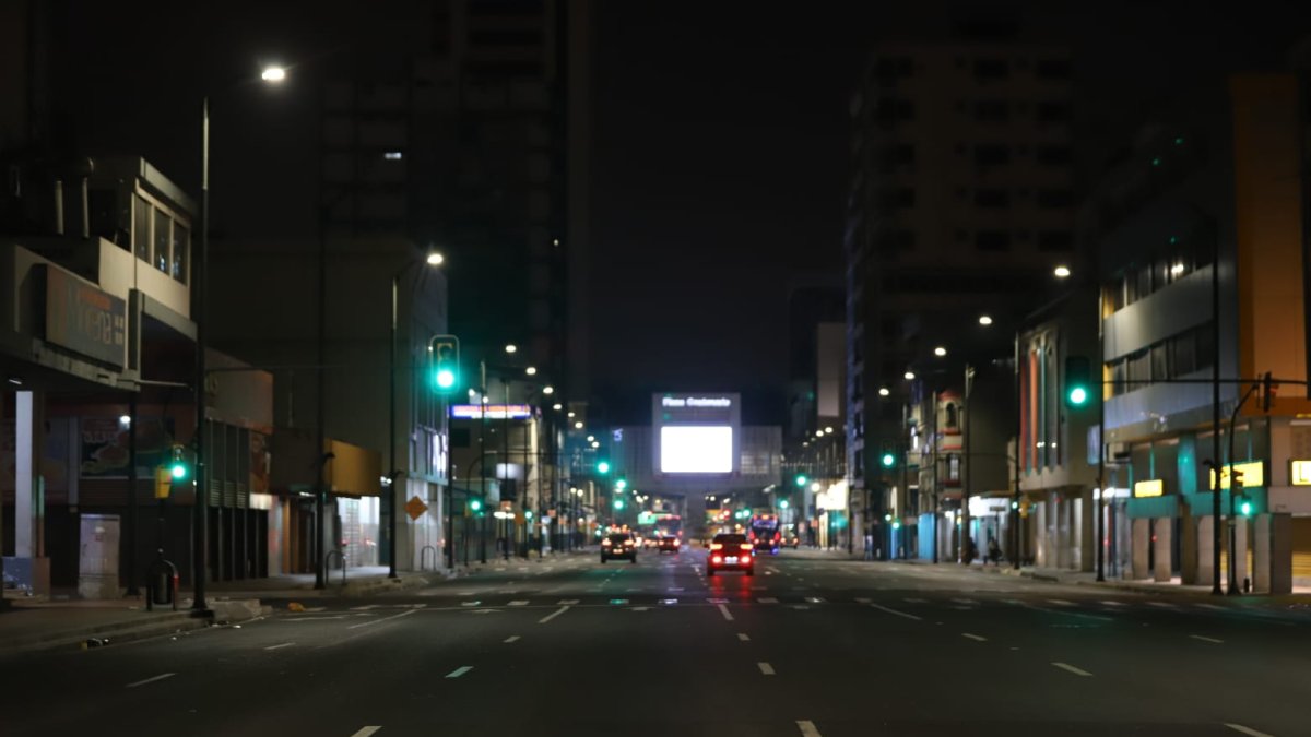 Se suspenderán los derechos de libertad de tránsito.